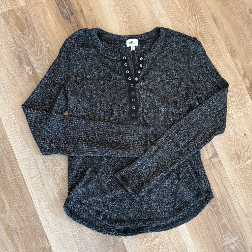 BKE: Charcoal Long Sleeve Top with Button Accents